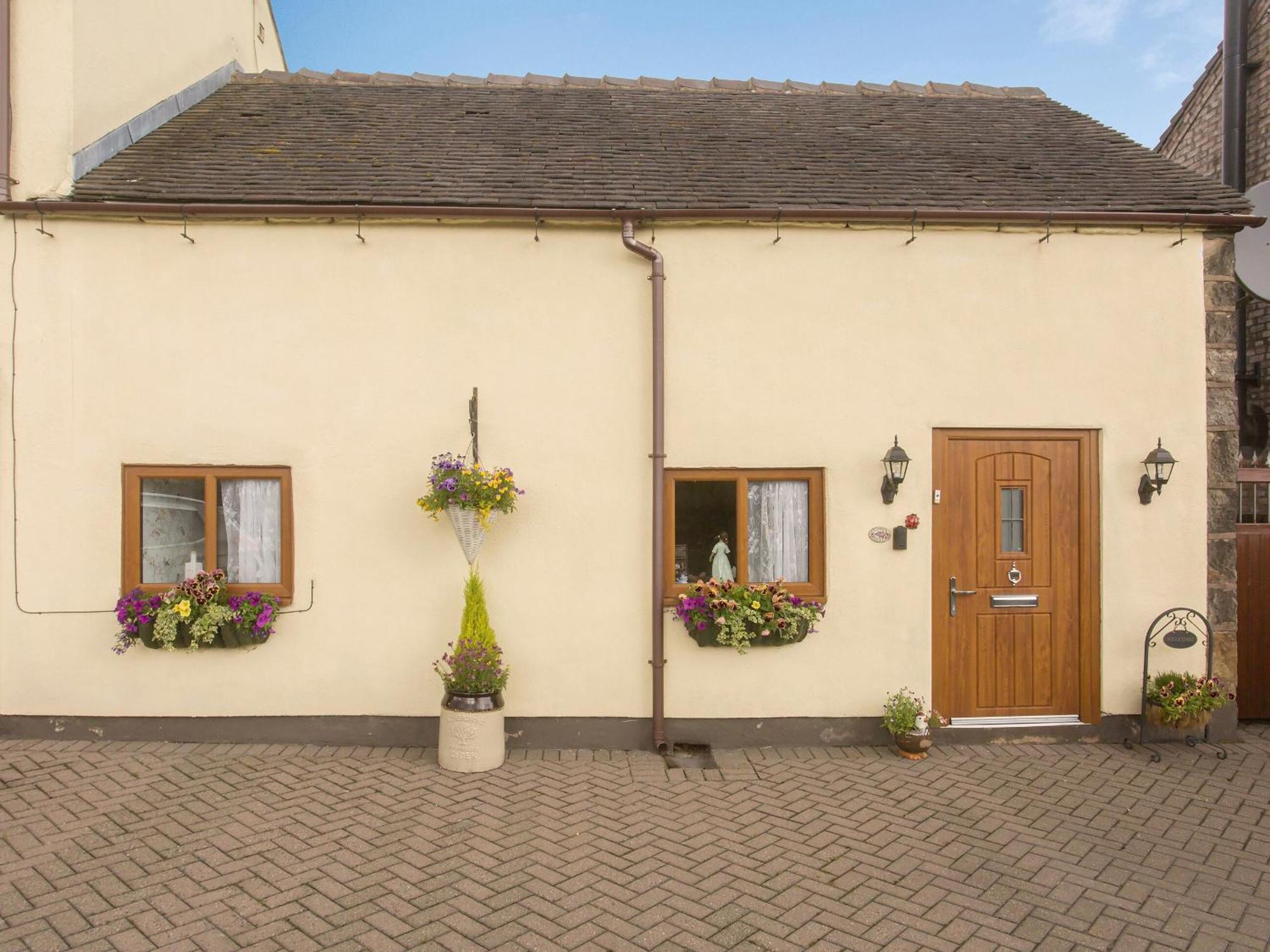 Hippos Rest Villa Mow Cop Exterior photo