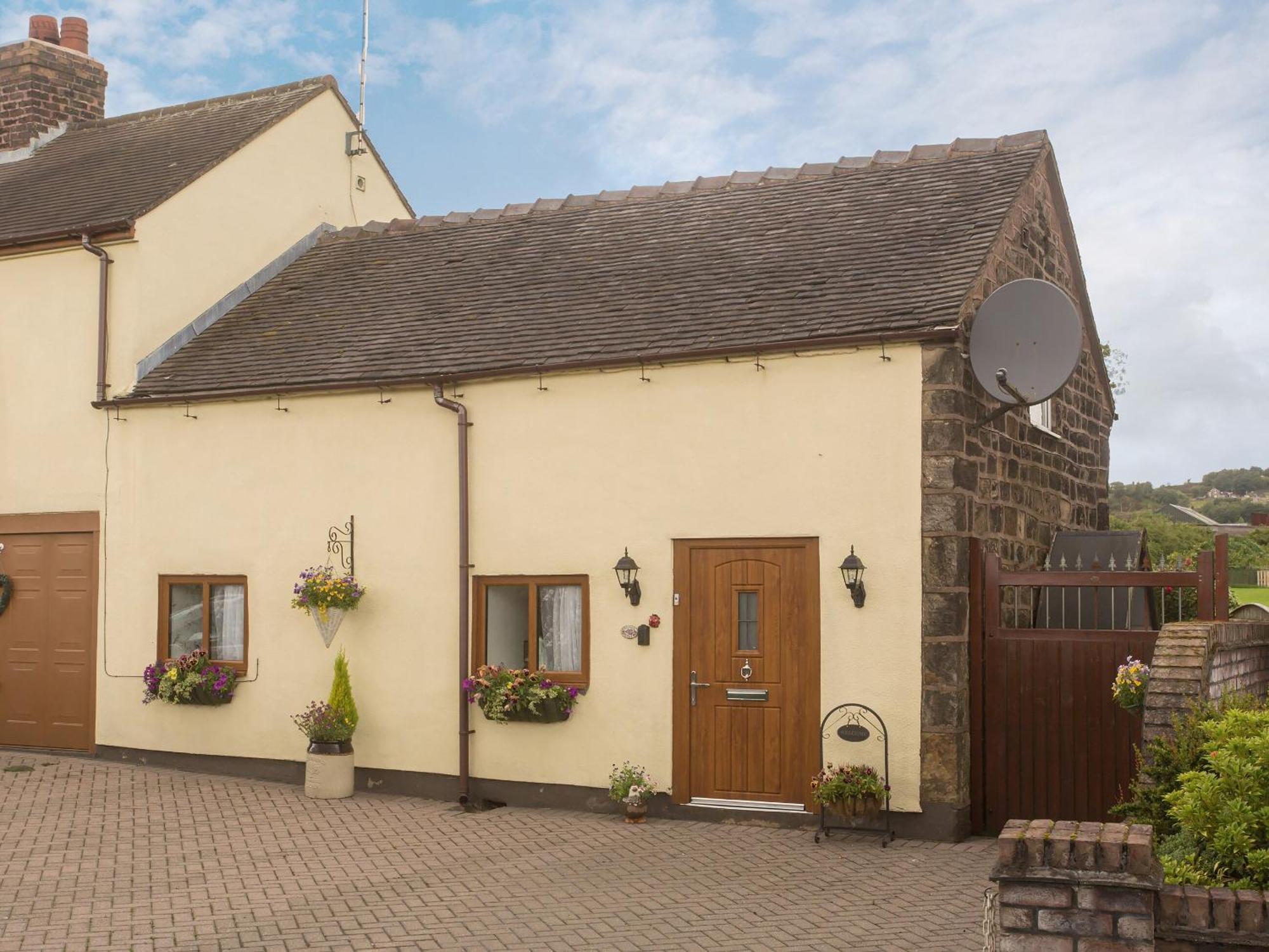 Hippos Rest Villa Mow Cop Exterior photo